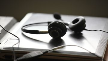Νέοι κανόνες στις χρεώσεις κινητής και σταθερής: Πλαφόν 20 ευρώ και υποχρεωτική συναίνεση του συνδρομητή | Alphafreepress.gr