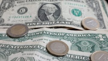 Συνάλλαγμα: Το ευρώ ενισχύεται 0,35% στο 1,1571 δολάριο