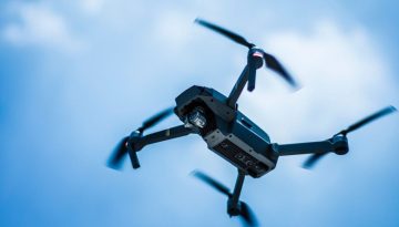 Παραλίες: Έλεγχοι με drones στις παραλίες – Πρόστιμα έως 73.000 ευρώ και σφραγίσεις επιχειρήσεων