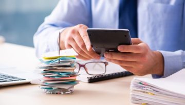 Εφορία: Τα deadlines της χρονιάς, ποιοι πρέπει να σπεύσουν