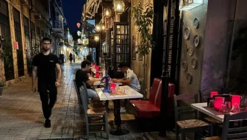 Πτώση 30% σε καταστήματα εστίασης της Πάτρας – Πέντε ιδιοκτήτες εξηγούν τους λόγους