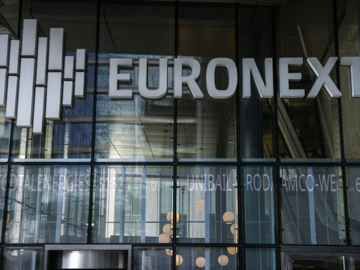 Nηνεμία στα ευρωπαϊκά χρηματιστήρια, ισχυρές οι τράπεζες