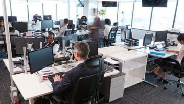 Ψηφιακή Κάρτα: «Τρύπες» από μαύρη εργασία και αδήλωτες υπερωρίες