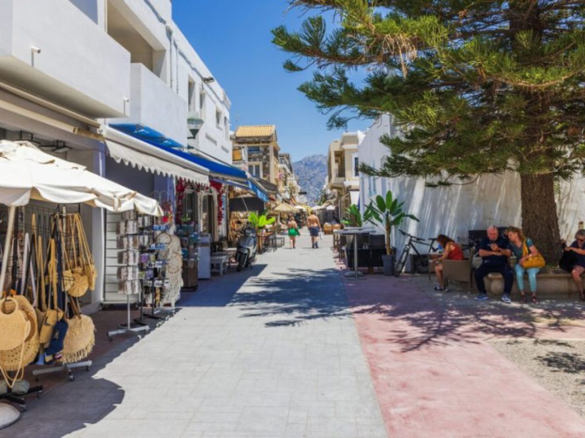 Φθινόπωρο σαν καλοκαίρι για τους τουρίστες – Η Ελλάδα συναγωνίζεται τη Γαλλική Ριβιέρα στο άλμα τιμών