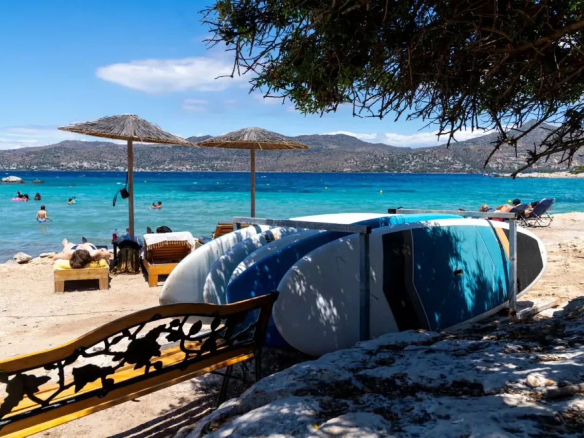Πόσο κοστίζει να φύγει μια οικογένεια διακοπές: Καύσιμα, διόδια και ακτοπλοϊκά στη ζυγαριά