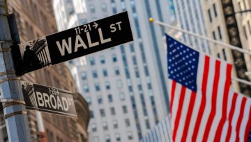 Wall Street: Ισχυρά κέρδη και νέο ρεκόρ για τον Dow Jones