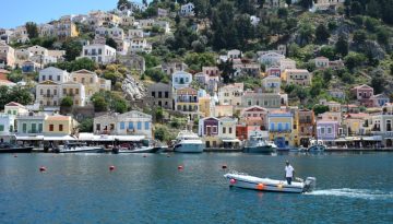 Περισσότεροι τουρίστες στην Ελλάδα, αλλά ξοδεύουν λιγότερα – Τι δείχνουν τα στοιχεία της ΤτΕ | ΤΟ ΒΗΜΑ