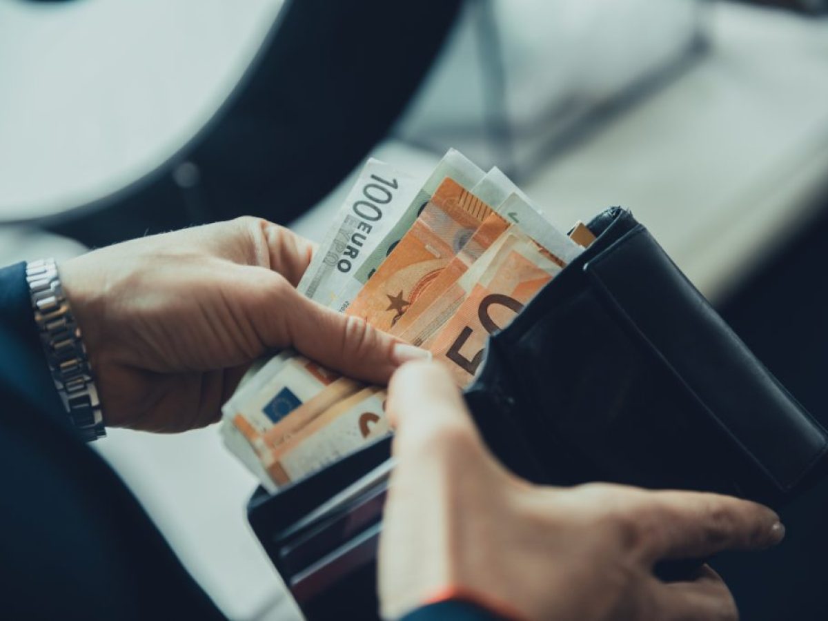 Μέσος μισθός στα 1.500 ευρώ; Πάνω από τους μισούς εργαζόμενους έως 1.200