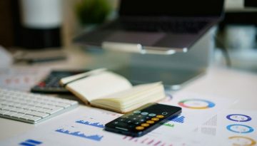 Bloomberg: Σε πρόωρη εξόφληση χρέους 13 δισ. ευρώ στοχεύει η Ελλάδα