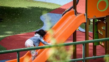 Επίδομα παιδιού Α21: Αύξηση 30% στο τραπέζι – Τα σενάρια για τη ΔΕΘ και η πρόταση του ΟΟΣΑ