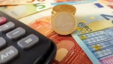 Πληρωμές από e-ΕΦΚΑ και ΔΥΠΑ: Ποιοι πληρώνονται από 3 έως 7 Αυγούστου – Στους λογαριασμούς 140,9 εκατ. ευρώ