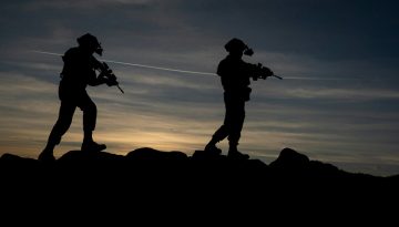 Χίλιες νέες προσλήψεις ΕΠΟΠ στις Ένοπλες Δυνάμεις το 2026 με 370 θέσεις στον Στρατό Ξηράς | Alphafreepress.gr