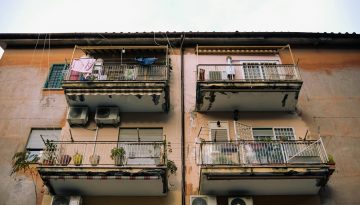 ΠΟΜΙΔΑ: Ξεμπλοκάρουν οι πωλήσεις κατασχεμένων ακινήτων – Από 25% του υπολοίπου της οφειλής θα κρατά η ΑΑΔΕ