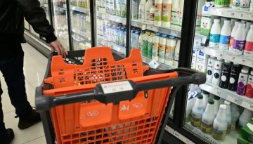 Ακρίβεια: Πέφτει ο πληθωρισμός, αλλά όχι οι τιμές – «Φωτιά» σε μοσχάρι και αρνί