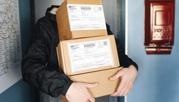 Η μεγάλη μάχη των courier: Ποιος κερδίζει έδαφος στις ηλεκτρονικές πλατφόρμες