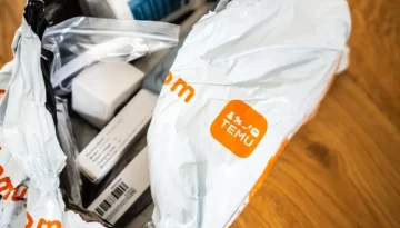 Temu, Shein, AliExpress: Τι άλλαξε μετά το «τρίευρο» – Καθυστερήσεις στα τελωνεία και νέες τακτικές από τους καταναλωτές | Ειδήσεις