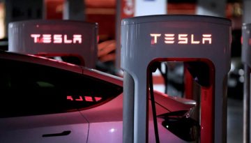 Tesla: Μετρά ήδη 8 χρόνια στην Ελλάδα – Τα μεγέθη του 2025