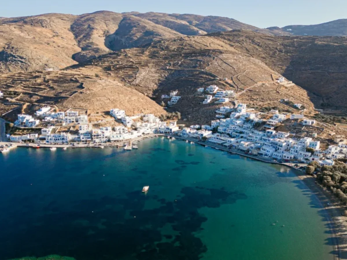 Χωροταξικό Τουρισμού: Τα 16 στρέμματα και η ζώνη των 25 μέτρων