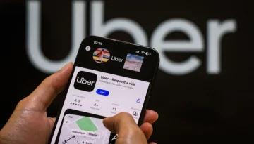 Ολλανδία: Πρόστιμο 825 εκατ. ευρώ στην Uber για αυτοματοποιημένες αναστολές συνεργασίας με οδηγούς