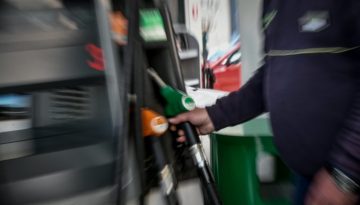 Καύσιμα: Νέα άνοδος από τα διυλιστήρια – Καλπάζει η τιμή του φυσικού αερίου ενώ υποχωρεί η τιμή του ρεύματος – ertnews.gr