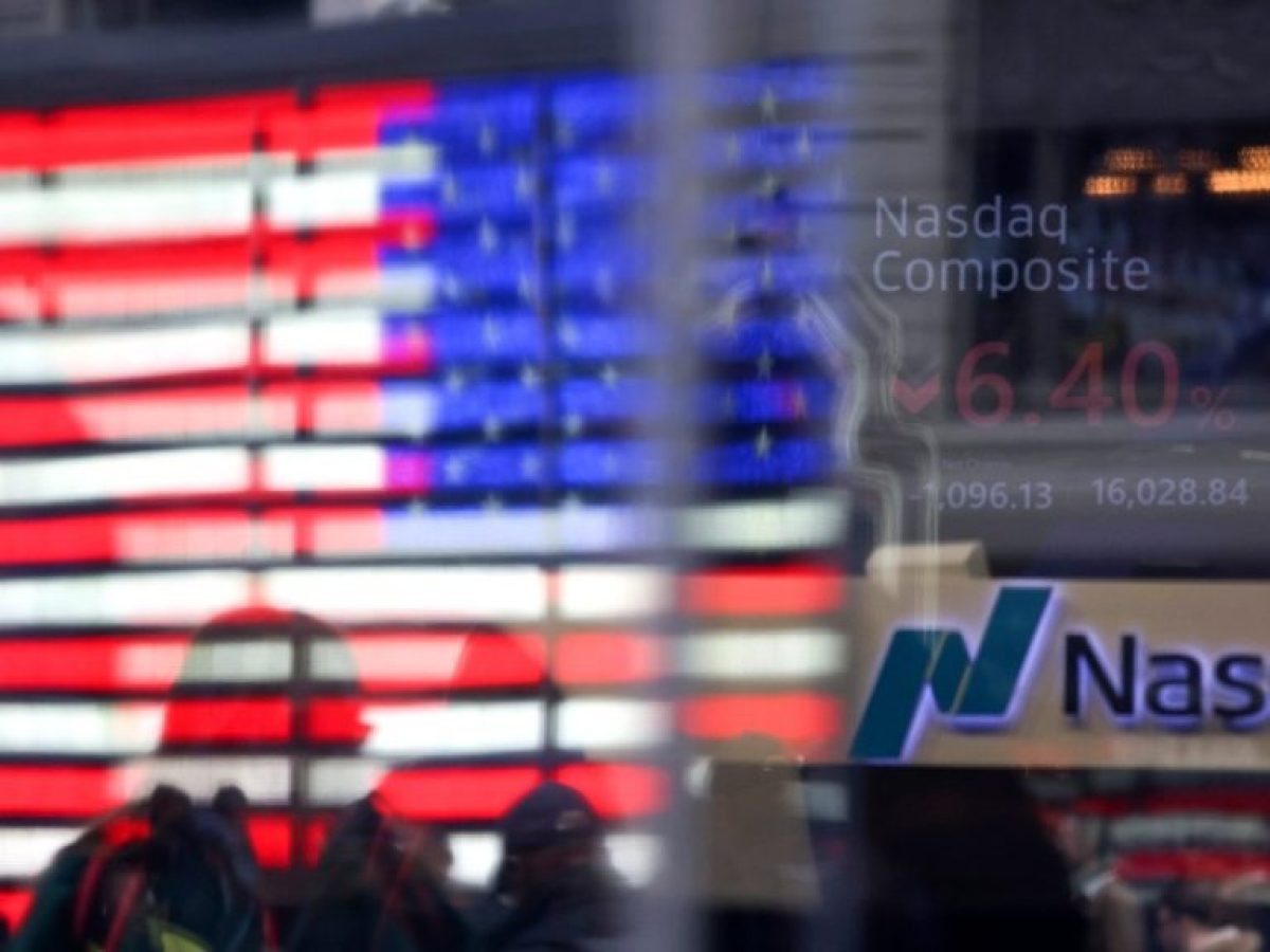 Wall Street: Μεικτά πρόσημα με το βλέμμα στο Ιράν – Πιέσεις στις τεχνολογικές μετοχές