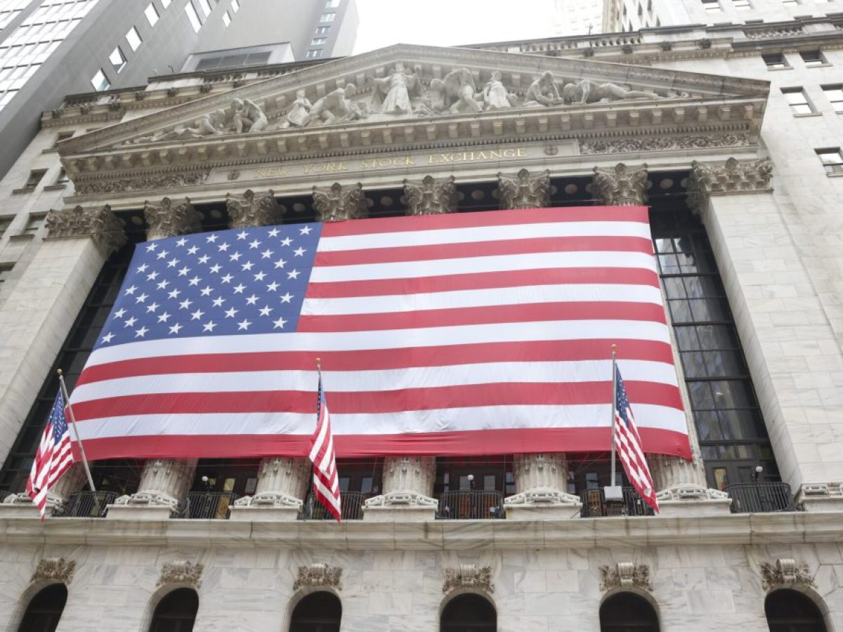 Wall Street: Τρίτη ανοδική εβδομάδα για τον S&P 500, παρά τις μικρές απώλειες