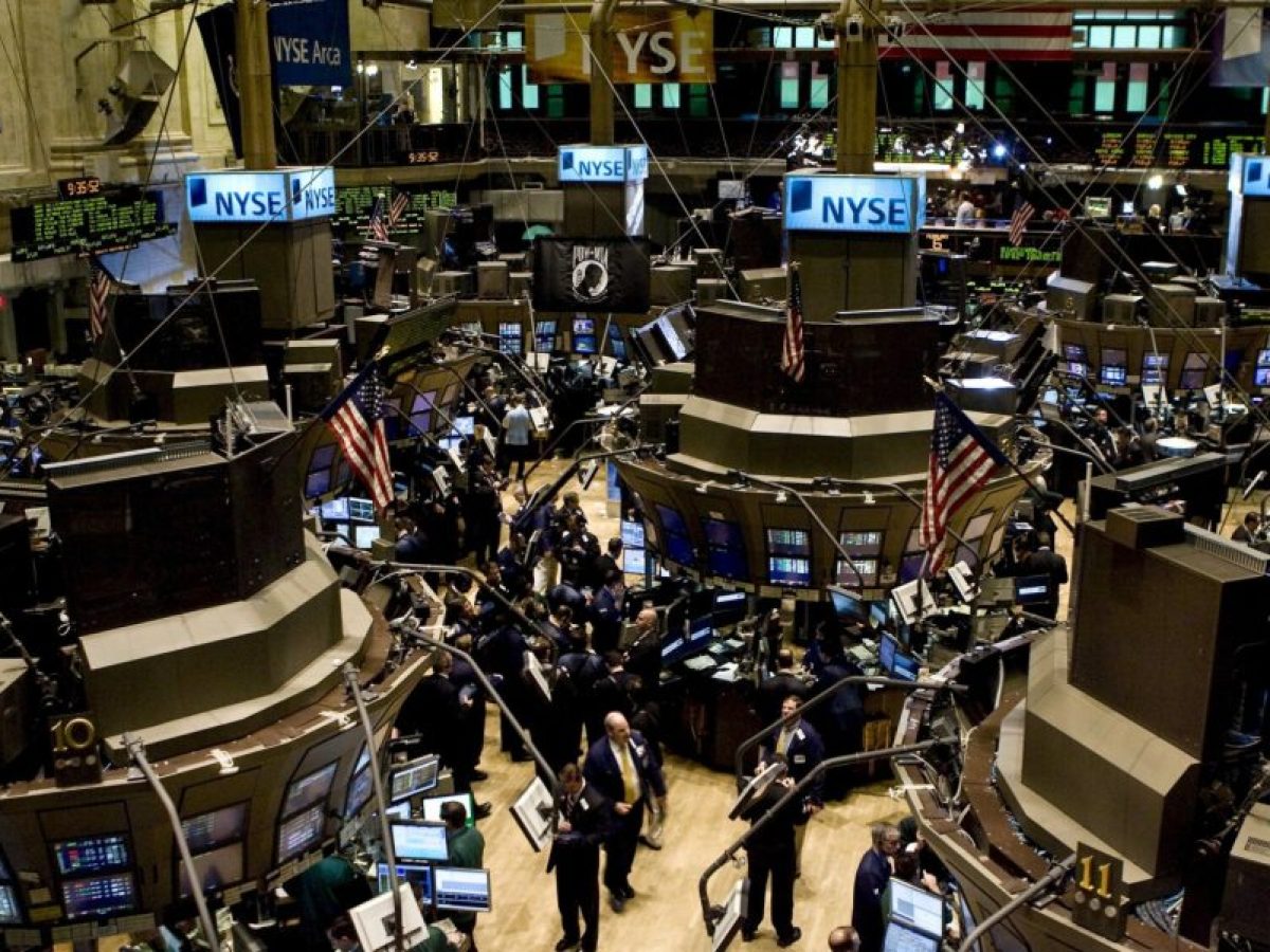 Απώλειες στη Wall Street, η πτώση των ομολόγων παρασέρνει την τεχνολογία