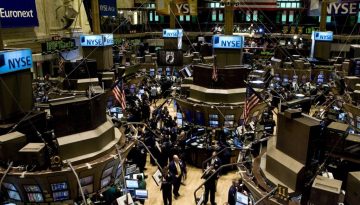 Απώλειες στη Wall Street, η πτώση των ομολόγων παρασέρνει την τεχνολογία
