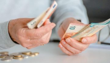 Προσοχή στις μεταφορές χρημάτων: Πότε η ΑΑΔΕ τις χαρακτηρίζει δωρεές