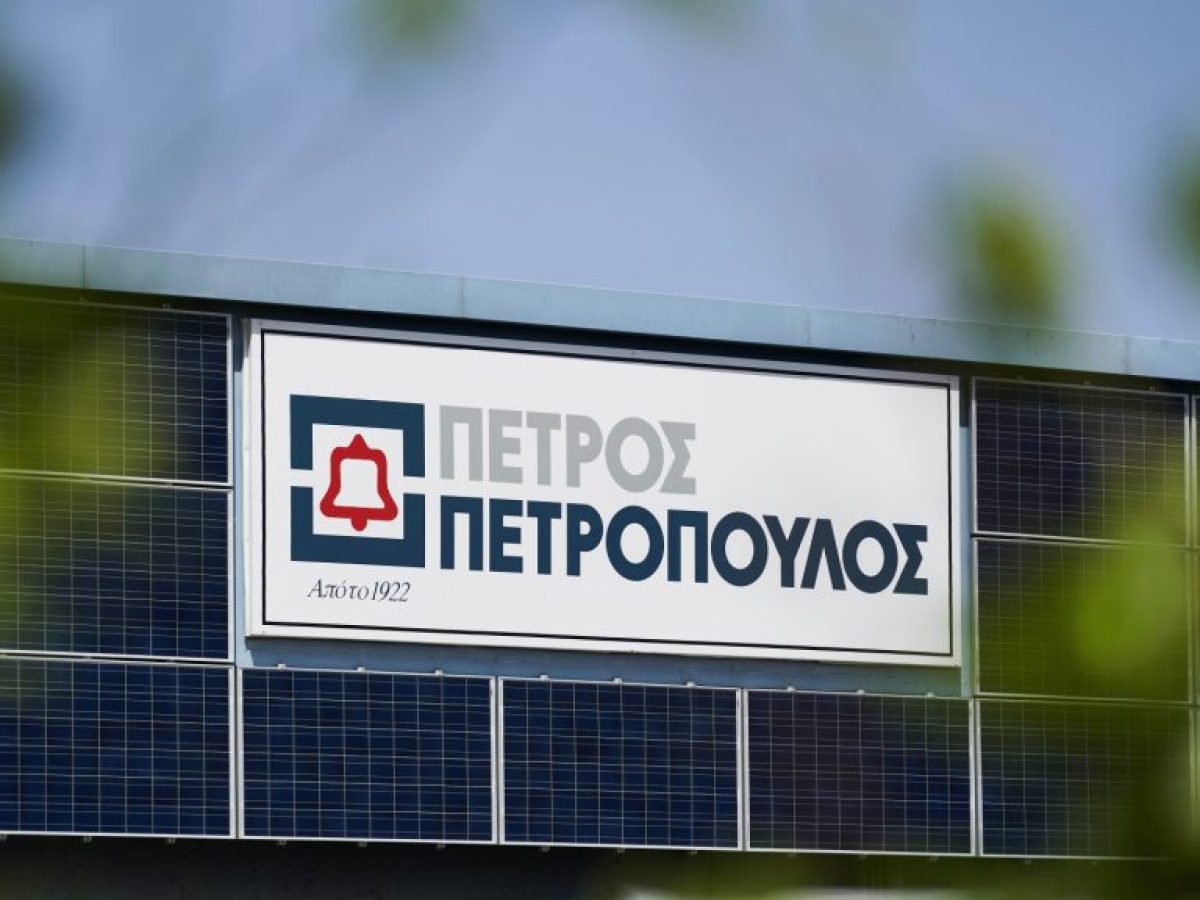 &Pi;έ&tau;&rho;&omicron;&sigmaf; &Pi;&epsilon;&tau;&rho;ό&pi;&omicron;&upsilon;&lambda;&omicron;&sigmaf;: &Pi;&tau;ώ&sigma;&eta; &pi;&omega;&lambda;ή&sigma;&epsilon;&omega;&nu; &sigma;&tau;&alpha; 94,9 &epsilon;&kappa;&alpha;&tau;., &mu;&epsilon; &mu;&epsilon;ί&omega;&sigma;&eta; &tau;&rho;&alpha;&pi;&epsilon;&zeta;&iota;&kappa;&omicron;ύ &delta;&alpha;&nu;&epsilon;&iota;&sigma;&mu;&omicron;ύ