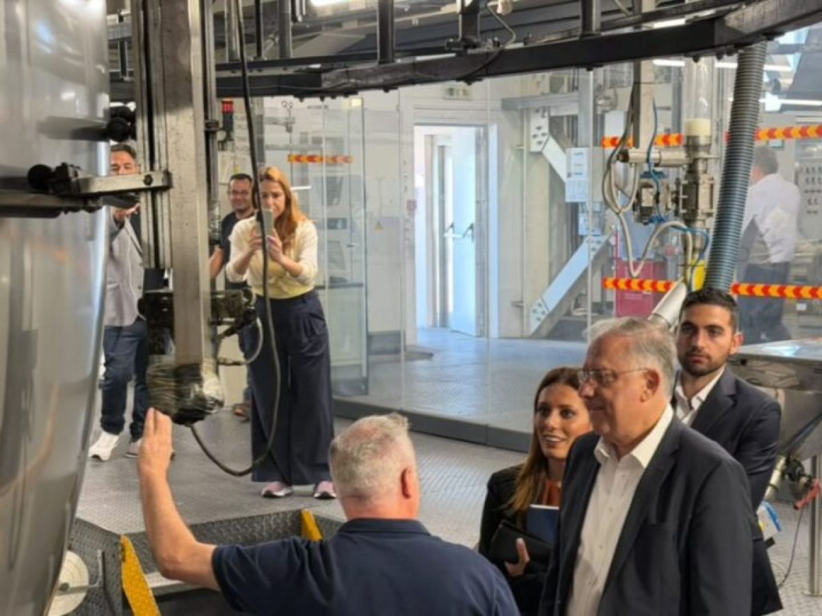 &Theta;&epsilon;&omicron;&delta;&omega;&rho;&iota;&kappa;ά&kappa;&omicron;&sigmaf;: &Sigma;&tau;&eta;&rho;ί&zeta;&omicron;&upsilon;&mu;&epsilon; &mu;&epsilon; 140 &epsilon;&kappa;&alpha;&tau;. &epsilon;&upsilon;&rho;ώ 95 &pi;&alpha;&rho;&alpha;&gamma;&omega;&gamma;&iota;&kappa;έ&sigmaf; &epsilon;&pi;&epsilon;&nu;&delta;ύ&sigma;&epsilon;&iota;&sigmaf; &sigma;&tau;&eta;&nu; &Kappa;&rho;ή&tau;&eta;