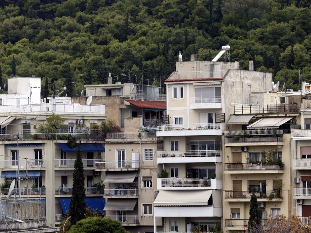 &Alpha;&kappa;ί&nu;&eta;&tau;&alpha;: &Omicron; &laquo;&chi;ά&rho;&tau;&eta;&sigmaf;&raquo; &tau;&omega;&nu; &nu;έ&omega;&nu; &mu;έ&tau;&rho;&omega;&nu;