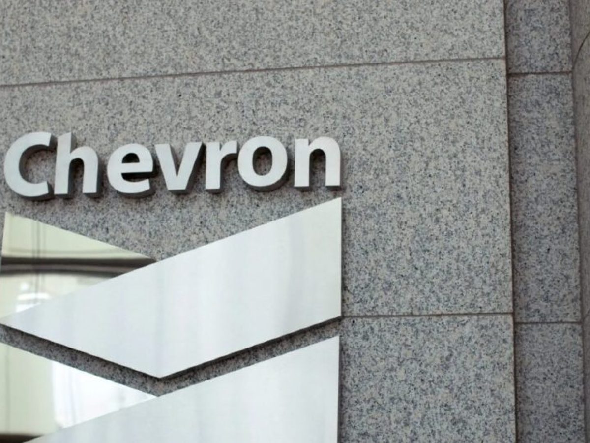 &Eta; Chevron &epsilon;&pi;&epsilon;&nu;&delta;ύ&epsilon;&iota; &pi;ά&nu;&omega; &alpha;&pi;ό 7 &delta;&iota;&sigma;. &delta;&omicron;&lambda;ά&rho;&iota;&alpha; &sigma;&tau;&omicron; &pi;&epsilon;&tau;&rho;έ&lambda;&alpha;&iota;&omicron; &tau;&eta;&sigmaf; &Beta;&epsilon;&nu;&epsilon;&zeta;&omicron;&upsilon;έ&lambda;&alpha;&sigmaf;