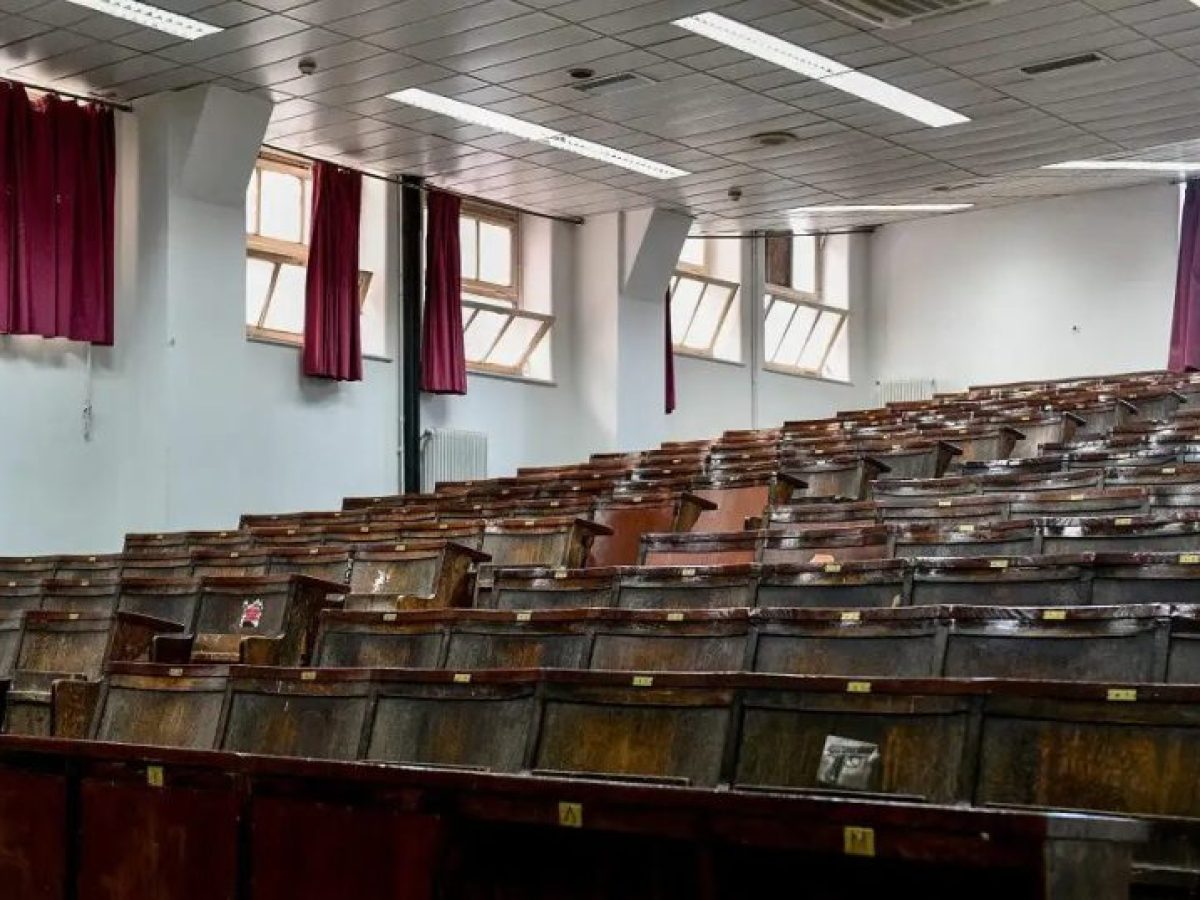 &Pi;&alpha;&nu;&epsilon;&pi;&iota;&sigma;&tau;ή&mu;&iota;&alpha;: &Tau;&omicron; &laquo;&kappa;&rho;&upsilon;&phi;ό ό&pi;&lambda;&omicron;&raquo; &tau;&eta;&sigmaf; &epsilon;&lambda;&lambda;&eta;&nu;&iota;&kappa;ή&sigmaf; &omicron;&iota;&kappa;&omicron;&nu;&omicron;&mu;ί&alpha;&sigmaf; &ndash; Έ&omega;&sigmaf; 12,7% &upsilon;&psi;&eta;&lambda;ό&tau;&epsilon;&rho;&omicron; &Alpha;&Epsilon;&Pi; &kappa;&alpha;&iota; 1 &delta;&iota;&sigma;. &epsilon;&upsilon;&rho;ώ &tau;&omicron;&nu; &chi;&rho;ό&nu;&omicron;