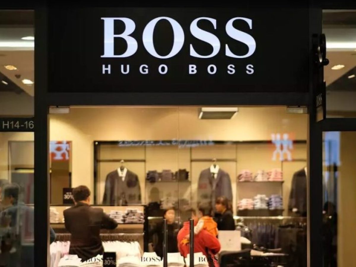 Hugo Boss: &Pi;&alpha;&rho;&alpha;ί&tau;&eta;&sigma;&eta; &tau;&omicron;&upsilon; CEO &ndash; &Epsilon;&xi;&alpha;&gamma;&omicron;&rho;ά ά&nu;&omega; &tau;&omicron;&upsilon; 50% &alpha;&pi;ό &tau;&eta; Frasers