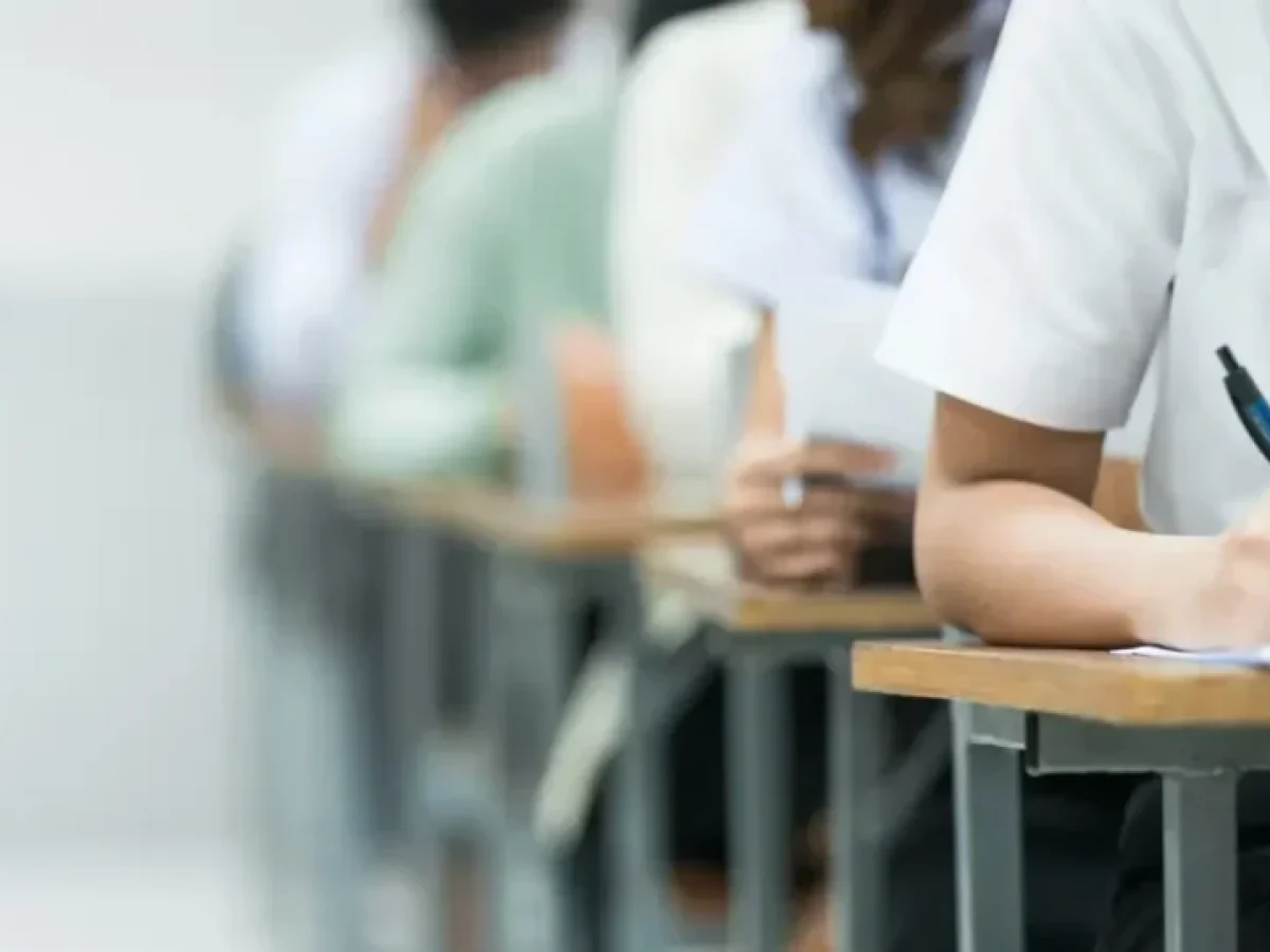 &Epsilon;&Epsilon;&Tau;: &Sigma;&tau;&alpha; 560 &epsilon;&kappa;&alpha;&tau;. &epsilon;&upsilon;&rho;ώ &eta; &delta;&omega;&rho;&epsilon;ά &tau;&omega;&nu; &tau;&rho;&alpha;&pi;&epsilon;&zeta;ώ&nu; &gamma;&iota;&alpha; &upsilon;&pi;&omicron;&delta;&omicron;&mu;έ&sigmaf; &sigma;&tau;&eta;&nu; &epsilon;&kappa;&pi;&alpha;ί&delta;&epsilon;&upsilon;&sigma;&eta;