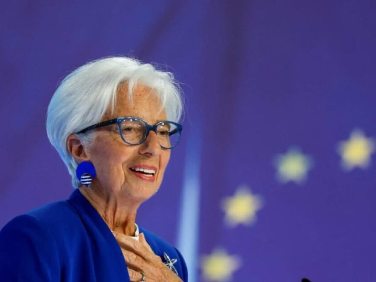 &Eta; &Lambda;&alpha;&gamma;&kappa;ά&rho;&nu;&tau; &pi;&rho;&omicron;&epsilon;&iota;&delta;&omicron;&pi;&omicron;&iota;&epsilon;ί &tau;&eta;&nu; &Epsilon;&upsilon;&rho;ώ&pi;&eta; &pi;&omega;&sigmaf; &laquo;&alpha;&pi;&omicron;&kappa;ό&pi;&tau;&epsilon;&tau;&alpha;&iota;&raquo; &alpha;&pi;ό &tau;&eta;&nu; &Alpha;&Iota; &kappa;&alpha;&iota; &omicron; &omicron;&iota;&kappa;&omicron;&nu;&omicron;&mu;&iota;&kappa;ό&sigmaf; &kappa;ί&nu;&delta;&upsilon;&nu;&omicron;&sigmaf; &epsilon;ί&nu;&alpha;&iota; &mu;&epsilon;&gamma;ά&lambda;&omicron;&sigmaf;