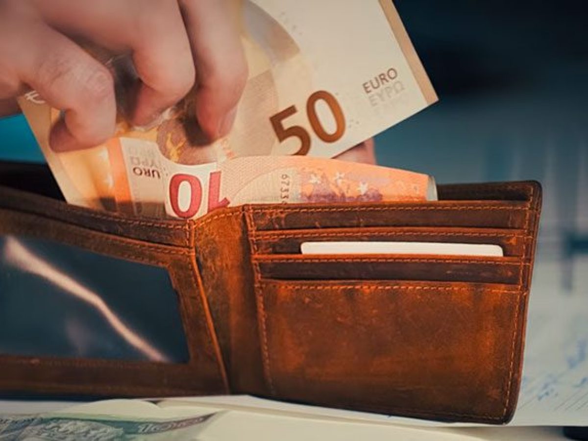 Έ&rho;&chi;&epsilon;&tau;&alpha;&iota; &beta;&alpha;&rho;ύ&sigmaf; &chi;&epsilon;&iota;&mu;ώ&nu;&alpha;&sigmaf; &gamma;&iota;&alpha; &tau;&eta;&nu; &epsilon;&lambda;&lambda;&eta;&nu;&iota;&kappa;ή &omicron;&iota;&kappa;&omicron;&nu;&omicron;&mu;ί&alpha; &ndash; &Pi;&omicron;&iota;&omicron; &epsilon;ί&nu;&alpha;&iota; &tau;&omicron; &sigma;&chi;έ&delta;&iota;&omicron; ά&mu;&upsilon;&nu;&alpha;&sigmaf;