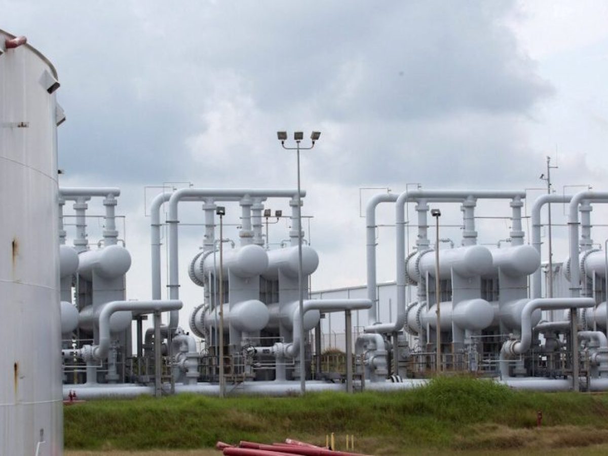 &Tau;&alpha; 100 &delta;&omicron;&lambda;ά&rho;&iota;&alpha; &laquo;&beta;&lambda;έ&pi;&epsilon;&iota;&raquo; &tau;&omicron; Brent, &sigma;&tau;&alpha; ύ&psi;&eta; &tau;&omicron; &phi;&upsilon;&sigma;&iota;&kappa;ό &alpha;έ&rho;&iota;&omicron; &ndash; &Alpha;&nu;&eta;&sigma;&upsilon;&chi;&epsilon;ί &tau;&iota;&sigmaf; &alpha;&gamma;&omicron;&rho;έ&sigmaf; &tau;&omicron; &laquo;&phi;&rho;έ&nu;&omicron;&raquo; &sigma;&tau;&iota;&sigmaf; &rho;&omicron;έ&sigmaf; &pi;&epsilon;&tau;&rho;&epsilon;&lambda;&alpha;ί&omicron;&upsilon; &kappa;&alpha;&iota; LNG &alpha;&pi;ό &tau;&omicron;&nu; &Kappa;ό&lambda;&pi;&omicron;