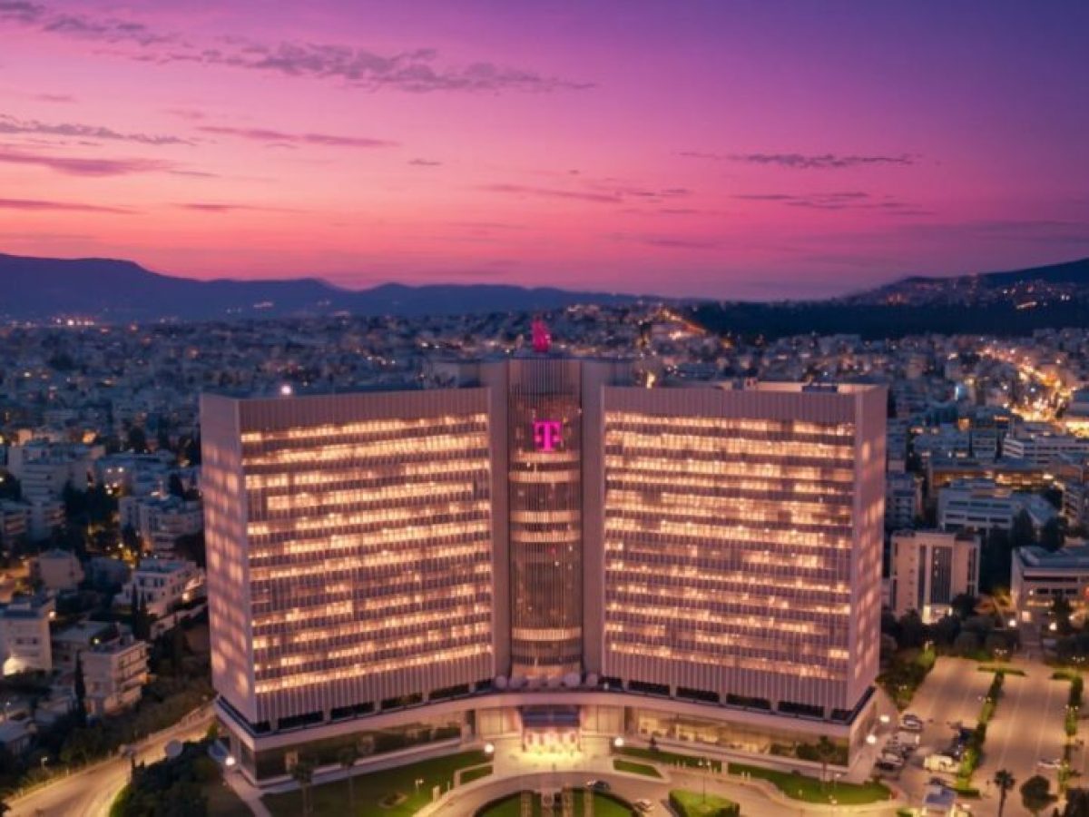 &Eta; COSMOTE TELEKOM &epsilon;&xi;&epsilon;&lambda;ί&sigma;&sigma;&epsilon;&tau;&alpha;&iota; &sigma;&epsilon; Telekom