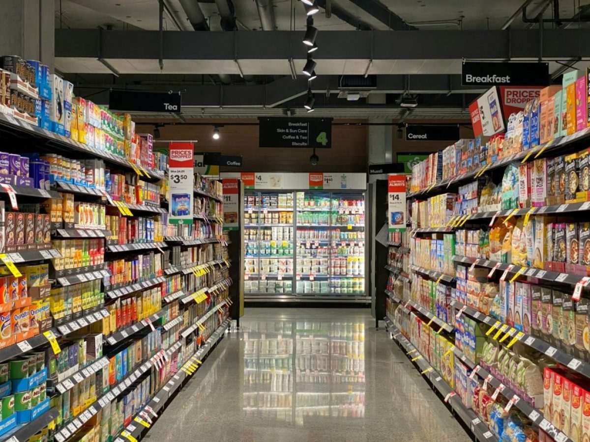«Φωτιά» στον πληθωρισμό σε Ελλάδα και Ευρώπη: Στο 3,7% τον Αύγουστο – Έρχεται νέα αύξηση επιτοκίων; | ΤΟ ΒΗΜΑ