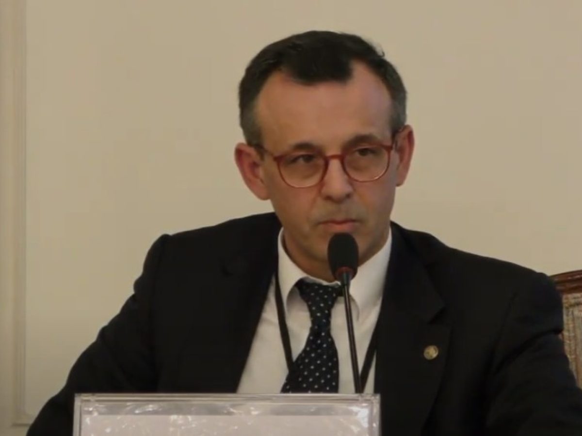 Alpha Trust &Alpha;&nu;&delta;&rho;&omicron;&mu;έ&delta;&alpha;: &Sigma;&tau;&iota;&sigmaf; 6 &Nu;&omicron;&epsilon;&mu;&beta;&rho;ί&omicron;&upsilon; &tau;&omicron; &mu;έ&rho;&iota;&sigma;&mu;&alpha; &kappa;&alpha;&iota; έ&kappa;&tau;&alpha;&kappa;&tau;&eta; &Alpha;&Mu;&Kappa;