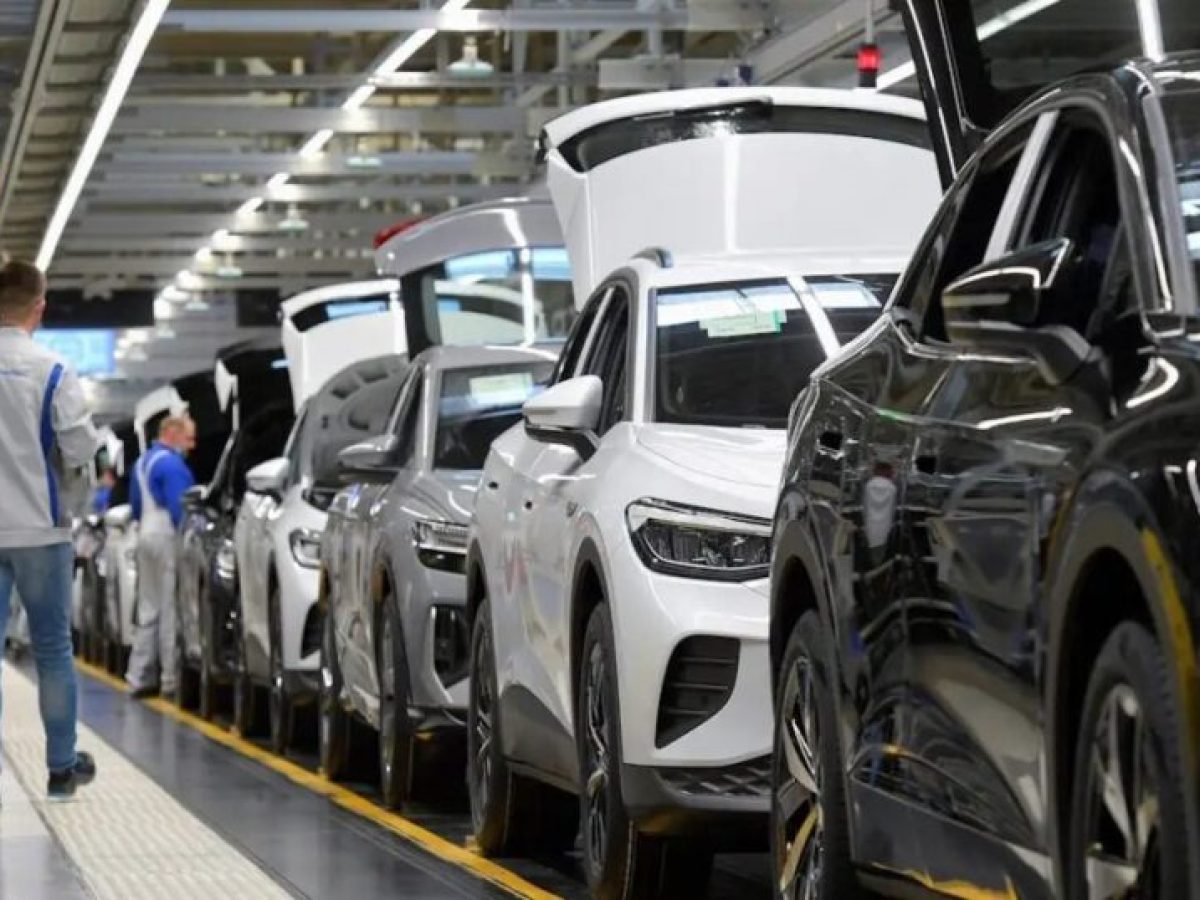&Eta; Volkswagen &sigma;&epsilon; &delta;&epsilon;&iota;&nu;ή &theta;έ&sigma;&eta; &ndash; &Eta; &kappa;&iota;&nu;έ&zeta;&iota;&kappa;&eta; &alpha;&pi;&epsilon;&iota;&lambda;ή, &tau;&omicron; &upsilon;&psi;&eta;&lambda;ό &kappa;ό&sigma;&tau;&omicron;&sigmaf; &pi;&alpha;&rho;&alpha;&gamma;&omega;&gamma;ή&sigmaf; &kappa;&alpha;&iota; &tau;&alpha; &sigma;&chi;έ&delta;&iota;&alpha; &epsilon;&pi;&iota;&sigma;&tau;&rho;&omicron;&phi;ή&sigmaf;