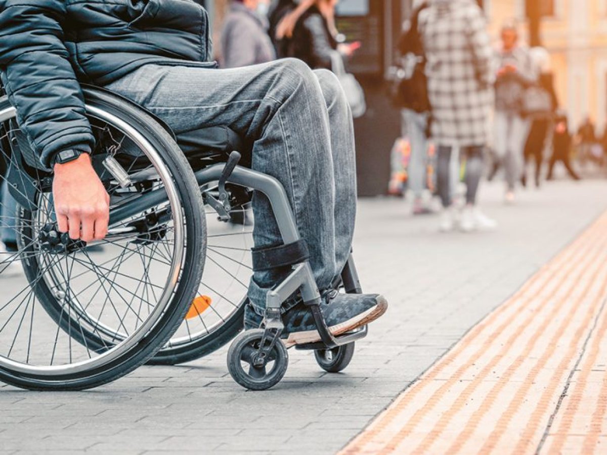 &Epsilon;&pi;ί&delta;&omicron;&mu;&alpha; 400 &epsilon;&upsilon;&rho;ώ &gamma;&iota;&alpha; &Alpha;&mu;&epsilon;&Alpha;: &Mu;ό&lambda;&iota;&sigmaf; &mu;&alpha;&theta;&epsilon;ύ&tau;&eta;&kappa;&epsilon; &pi;&omicron;&iota;&omicron;&iota; &tau;&omicron; &delta;&iota;&kappa;&alpha;&iota;&omicron;ύ&nu;&tau;&alpha;&iota; &ndash; Ό&lambda;&epsilon;&sigmaf; &omicron;&iota; &kappa;&alpha;&tau;&eta;&gamma;&omicron;&rho;ί&epsilon;&sigmaf; &pi;&omicron;&upsilon; &pi;&rho;έ&pi;&epsilon;&iota; &nu;&alpha; &gamma;&nu;&omega;&rho;ί&zeta;&epsilon;&tau;&epsilon;