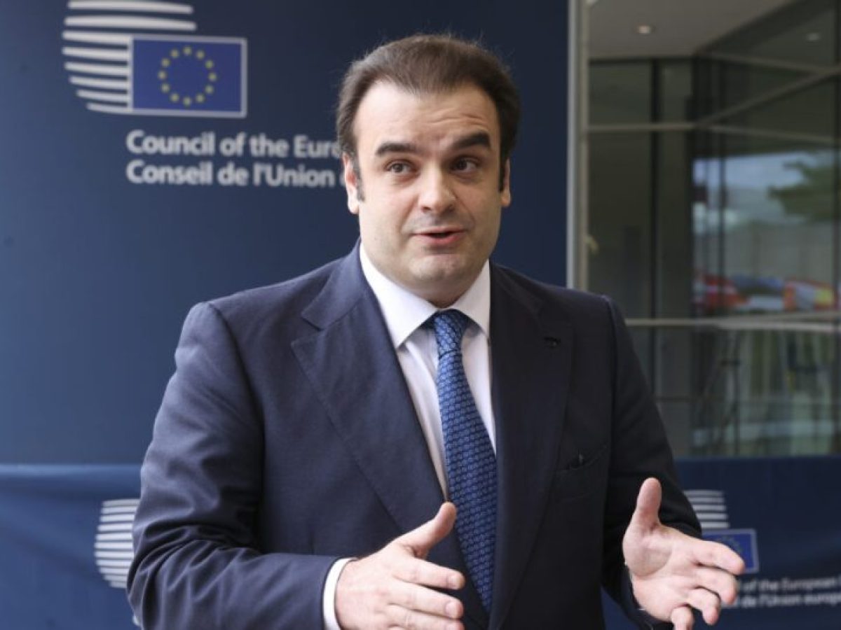 &Pi;&iota;&epsilon;&rho;&rho;&alpha;&kappa;ά&kappa;&eta;&sigmaf;: &Eta; &Epsilon;&upsilon;&rho;ώ&pi;&eta; &chi;&rho;&epsilon;&iota;ά&zeta;&epsilon;&tau;&alpha;&iota; &pi;&epsilon;&rho;ί&pi;&omicron;&upsilon; 800 &delta;&iota;&sigma;. &epsilon;&upsilon;&rho;ώ &pi;&rho;ό&sigma;&theta;&epsilon;&tau;&omega;&nu; &epsilon;&pi;&epsilon;&nu;&delta;ύ&sigma;&epsilon;&omega;&nu; &kappa;ά&theta;&epsilon; &chi;&rho;ό&nu;&omicron;
