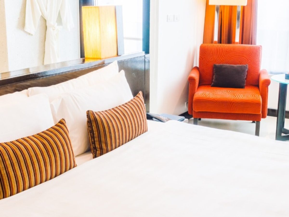&Beta;&rho;&alpha;&chi;&upsilon;&chi;&rho;ό&nu;&iota;&epsilon;&sigmaf; &mu;&iota;&sigma;&theta;ώ&sigma;&epsilon;&iota;&sigmaf; (Airbnb): &Epsilon;&iota;&sigma;&omicron;&delta;ή&mu;&alpha;&tau;&alpha; 974 &epsilon;&kappa;&alpha;&tau;. &epsilon;&upsilon;&rho;ώ &tau;&omicron; 2025, &nu;έ&omicron;&iota; έ&lambda;&epsilon;&gamma;&chi;&omicron;&iota; &alpha;&pi;ό &tau;&eta;&nu; &Alpha;&Alpha;&Delta;&Epsilon;