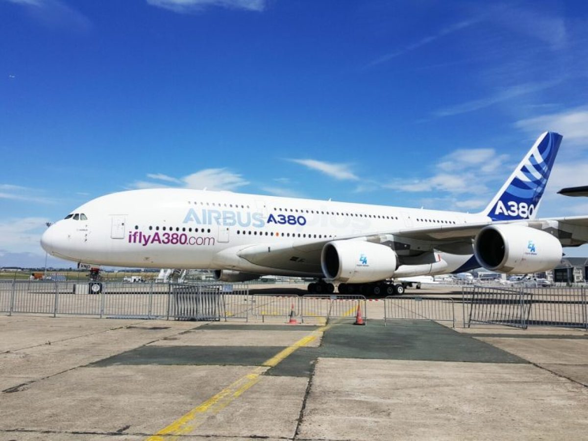 &Pi;ό&sigma;&epsilon;&sigmaf; ώ&rho;&epsilon;&sigmaf; &mu;&pi;&omicron;&rho;&epsilon;ί &nu;&alpha; &pi;&epsilon;&tau;ά&epsilon;&iota; έ&nu;&alpha; Airbus A380 &chi;&omega;&rho;ί&sigmaf; &nu;&alpha; &beta;ά&lambda;&epsilon;&iota; &kappa;&alpha;ύ&sigma;&iota;&mu;&alpha;; &Eta; &alpha;&pi;ά&nu;&tau;&eta;&sigma;&eta; &epsilon;&nu;&tau;&upsilon;&pi;&omega;&sigma;&iota;ά&zeta;&epsilon;&iota;