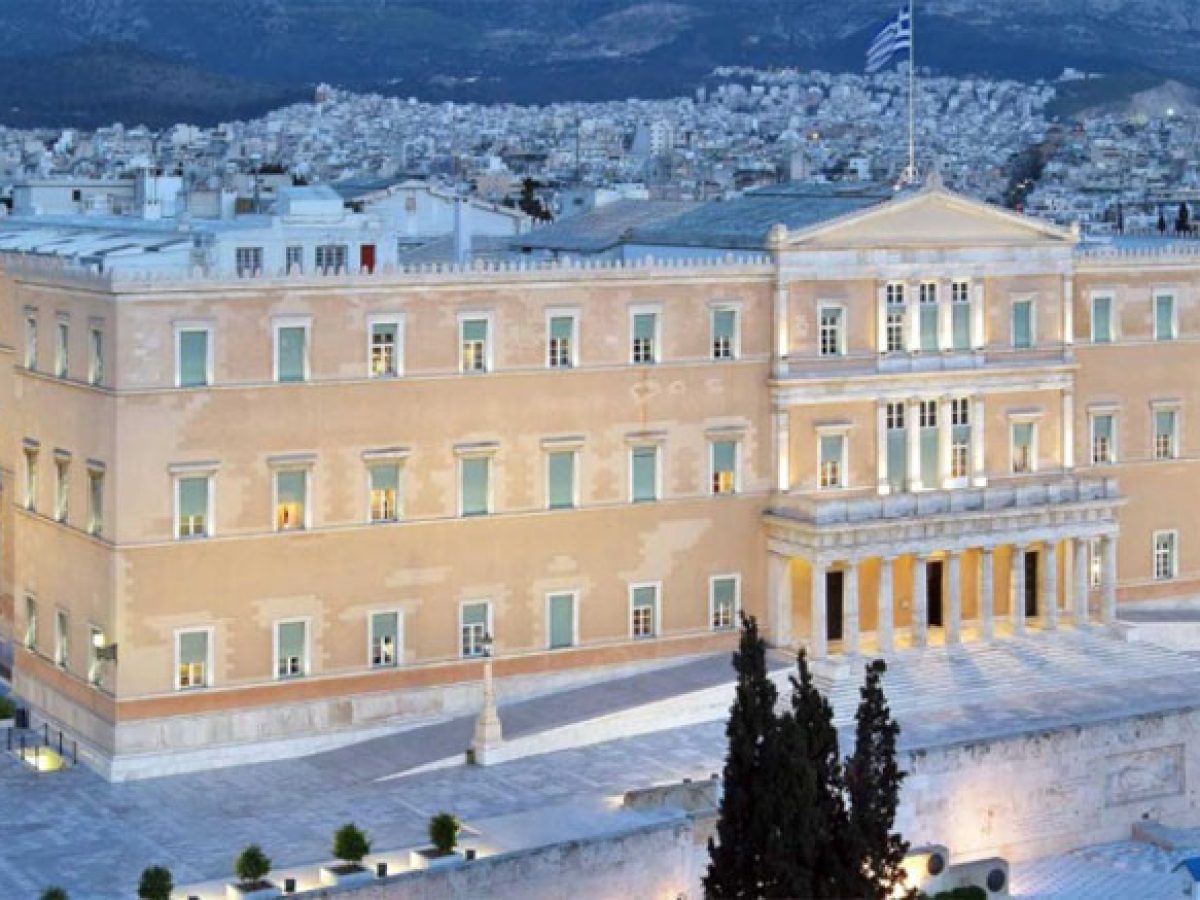 &Pi;&rho;&omicron;ϋ&pi;&omicron;&lambda;&omicron;&gamma;&iota;&sigma;&mu;ό&sigmaf; 2027: &Pi;&rho;&omicron;&beta;&lambda;έ&pi;&epsilon;&iota; &alpha;ύ&xi;&eta;&sigma;&eta; &tau;&omicron;&upsilon; &Alpha;&Epsilon;&Pi; 2,3%, &alpha;&nu;&epsilon;&rho;&gamma;ί&alpha; 7,9% &kappa;&alpha;&iota; &alpha;&pi;&omicron;&kappa;&lambda;&iota;&mu;ά&kappa;&omega;&sigma;&eta; &tau;&omicron;&upsilon; &pi;&lambda;&eta;&theta;&omega;&rho;&iota;&sigma;&mu;&omicron;ύ &sigma;&tau;&omicron; 2,6%