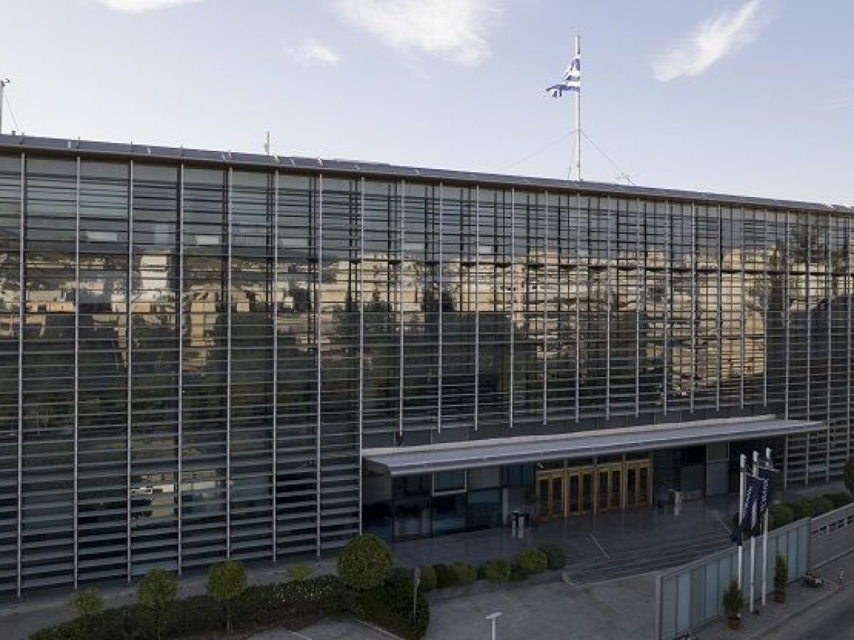 &Sigma;&tau;&eta; Fairfax &omicron;&iota; &sigma;&upsilon;&mu;&mu;&epsilon;&tau;&omicron;&chi;έ&sigmaf; &tau;&eta;&sigmaf; Eurolife &sigma;&epsilon; Eurobank, CairoMezz, Grivalia Hospitality