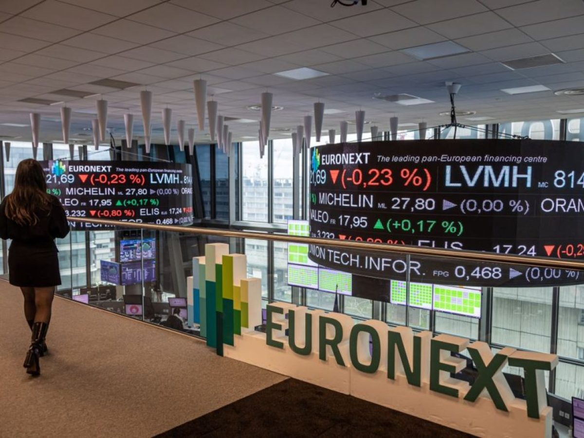 Euronext Athens:&nbsp;&Sigma;&tau;&omicron; &pi;&alpha;&gamma;&kappa;ό&sigma;&mu;&iota;&omicron; &laquo;&beta;ά&theta;&rho;&omicron;&raquo; &tau;&omega;&nu; &alpha;&pi;&omicron;&delta;ό&sigma;&epsilon;&omega;&nu; &tau;&omicron; &Chi;&Alpha; &ndash; &Pi;ά&nu;&omega; &alpha;&pi;ό Nasdaq &kappa;&alpha;&iota; &chi;&rho;&upsilon;&sigma;ό